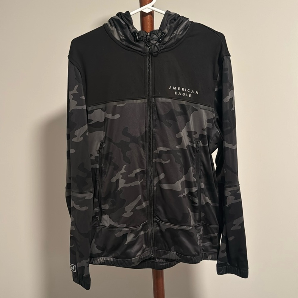 American Eagle Black Camo Zip Up M